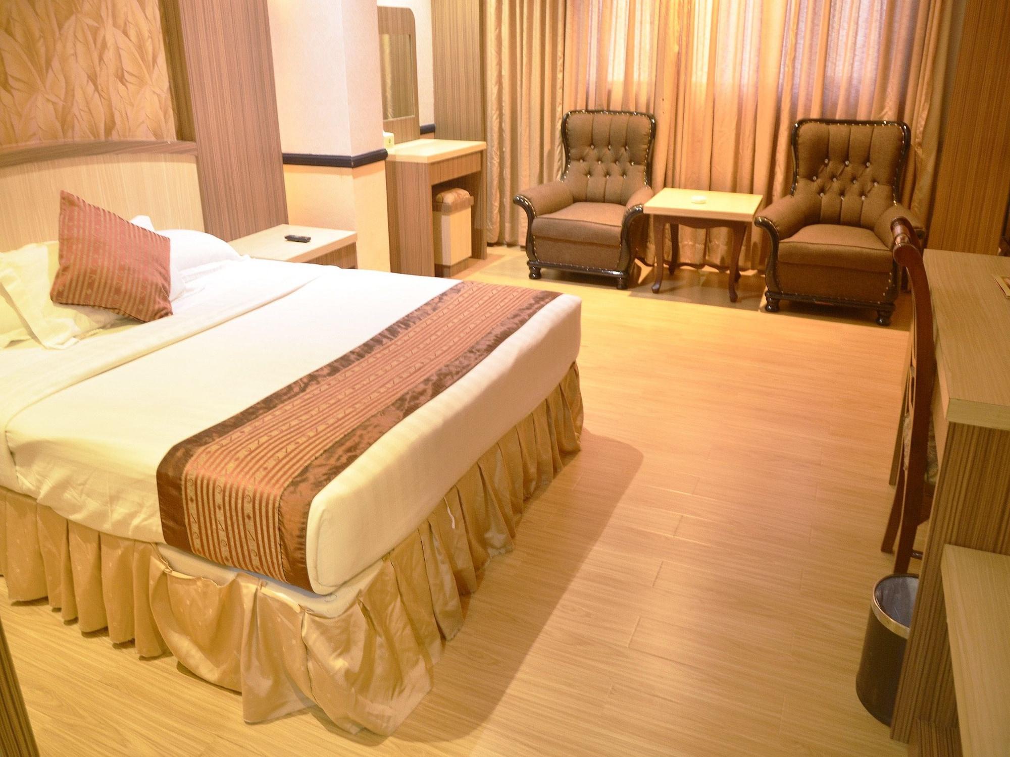 Formosa Hotel Batam Exterior photo