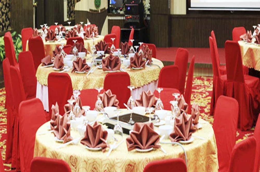 Formosa Hotel Batam Exterior photo