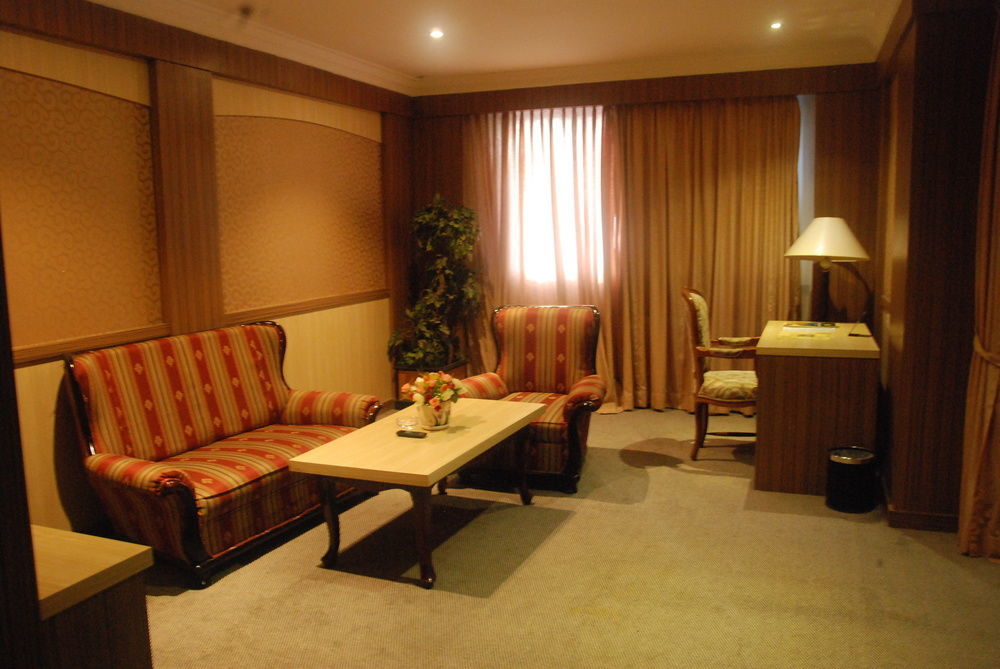 Formosa Hotel Batam Exterior photo