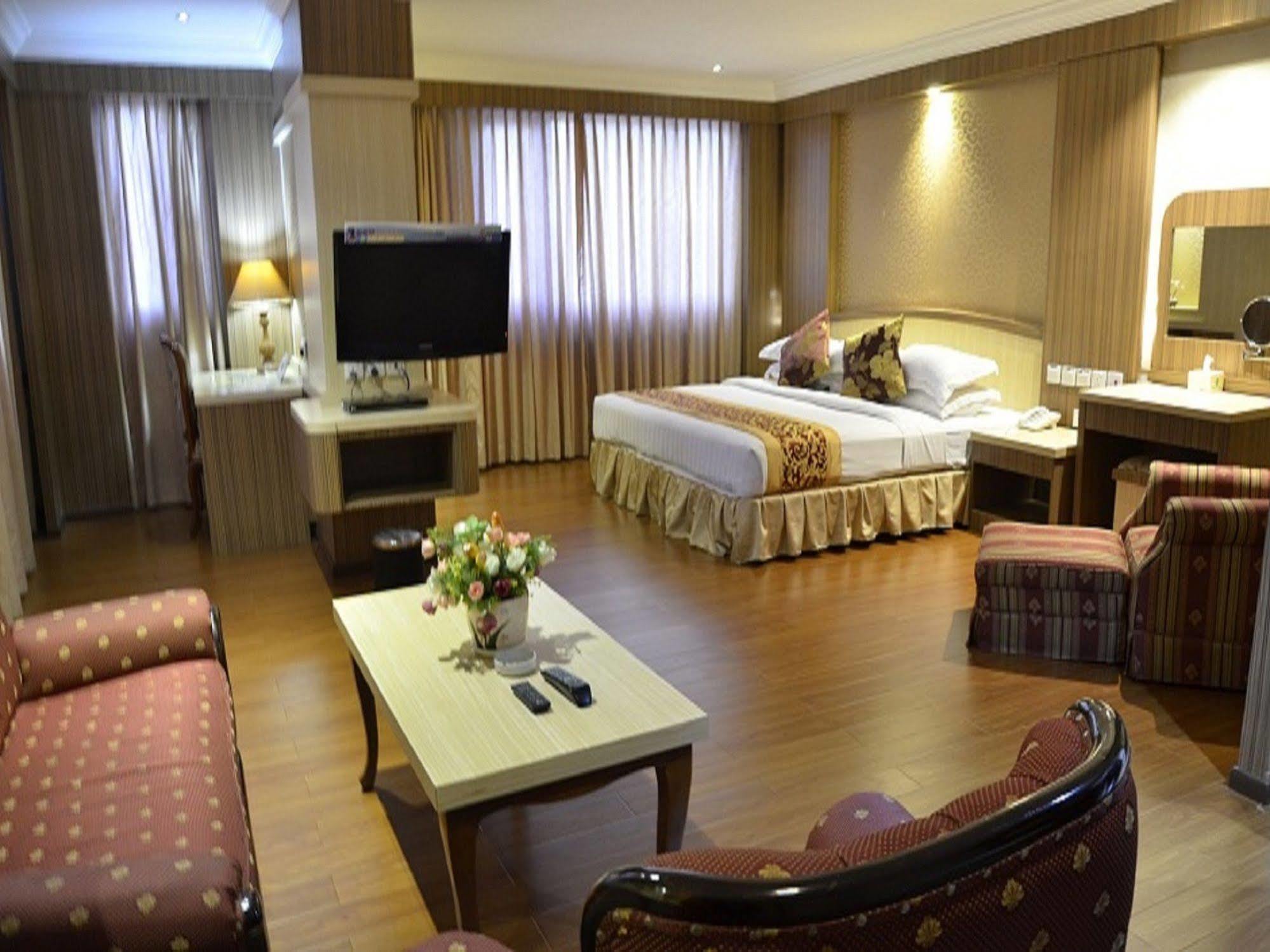 Formosa Hotel Batam Exterior photo